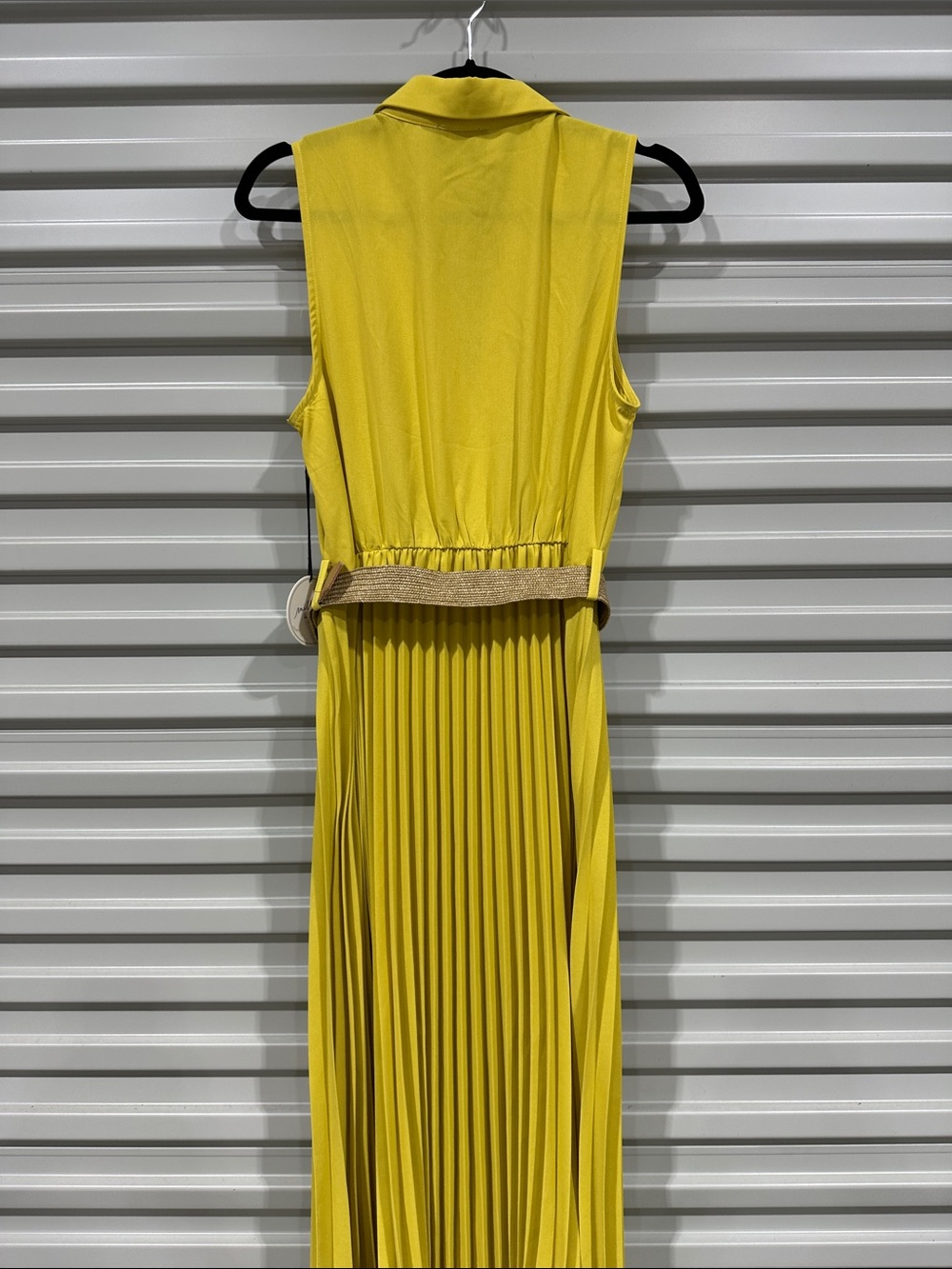 Sleeveless Yellow Pleated Maxi Dress with Belt - Picture 8 of 10